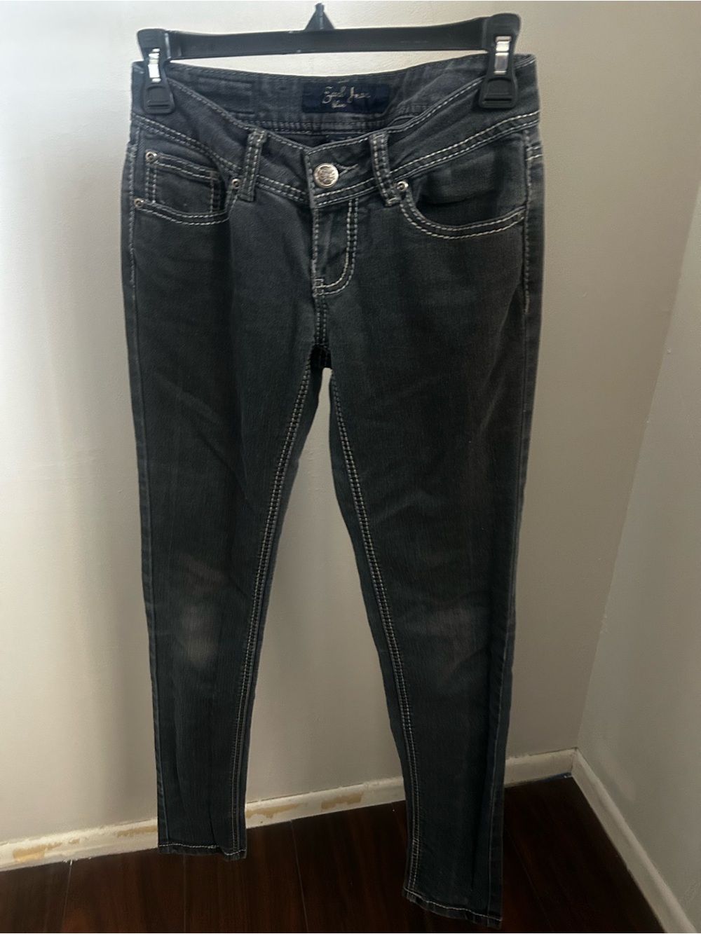 Earl Jeans Women's Black Skinny Jeans with Contrast Stitching